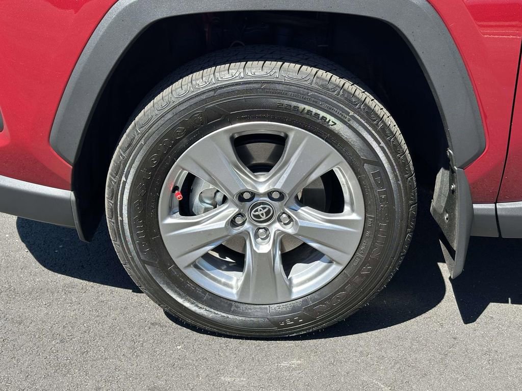 Used 2025 Toyota RAV4 XLE w/ Convenience Package image 29