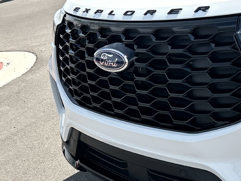 Used 2025 Ford Explorer ST-Line RWD image 31