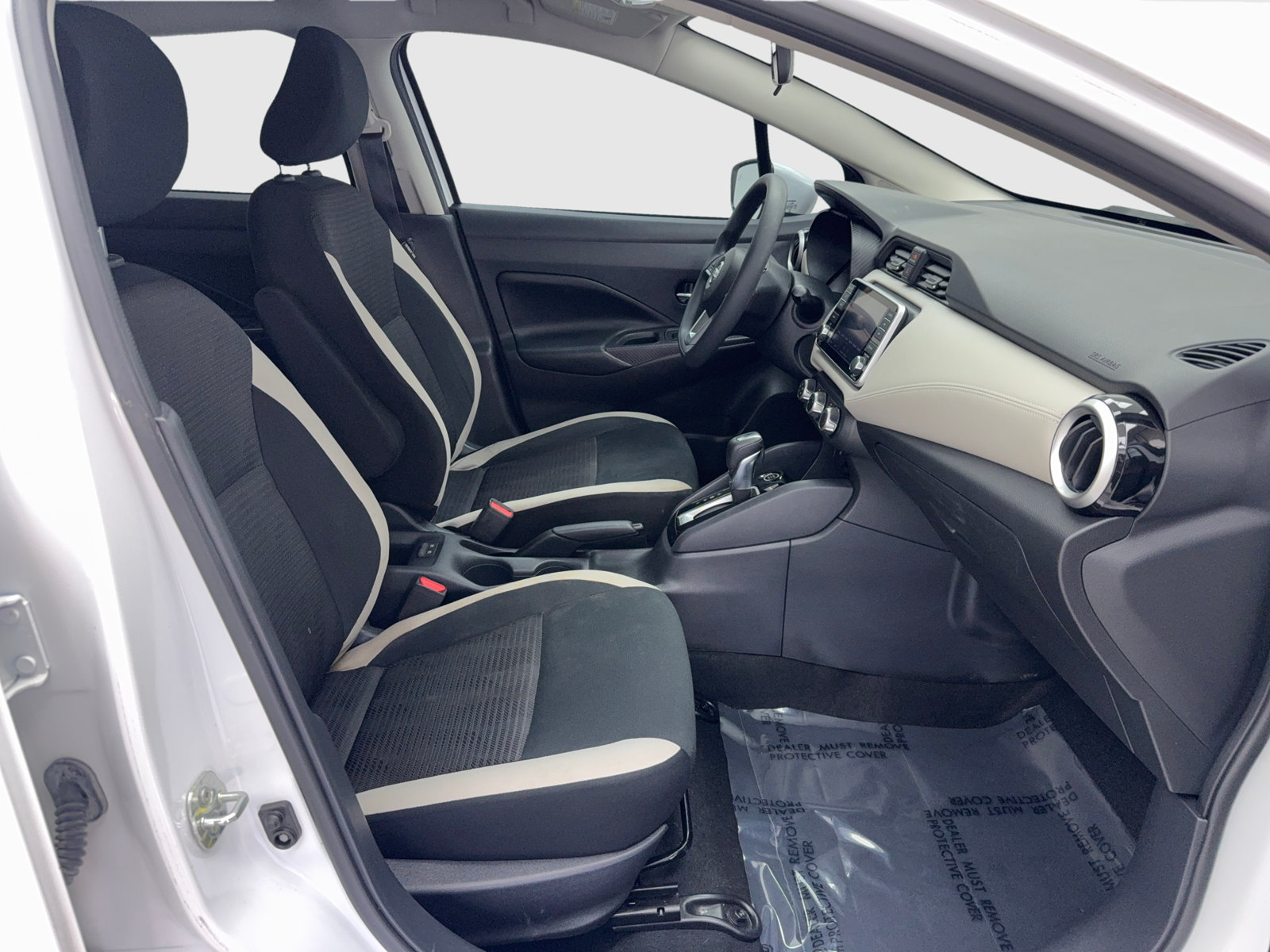 Used 2020 Nissan Versa SV FWD image 41