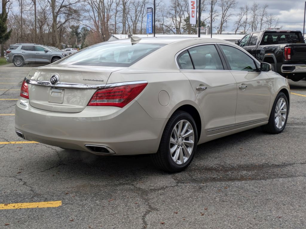 Used 2015 Buick LaCrosse image 7