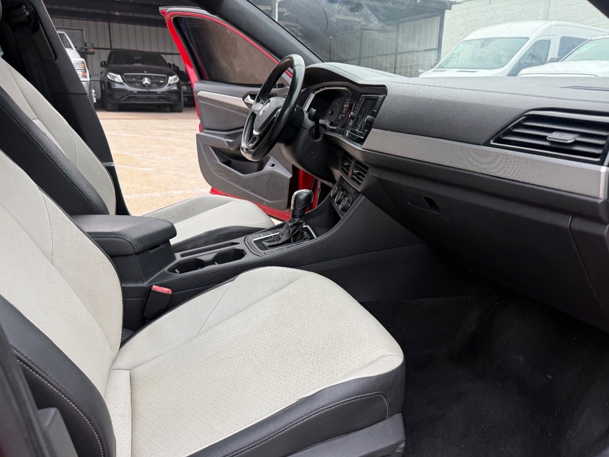 Used 2020 Volkswagen Jetta R-Line w/ R-Line Cold Weather Package FWD image 16