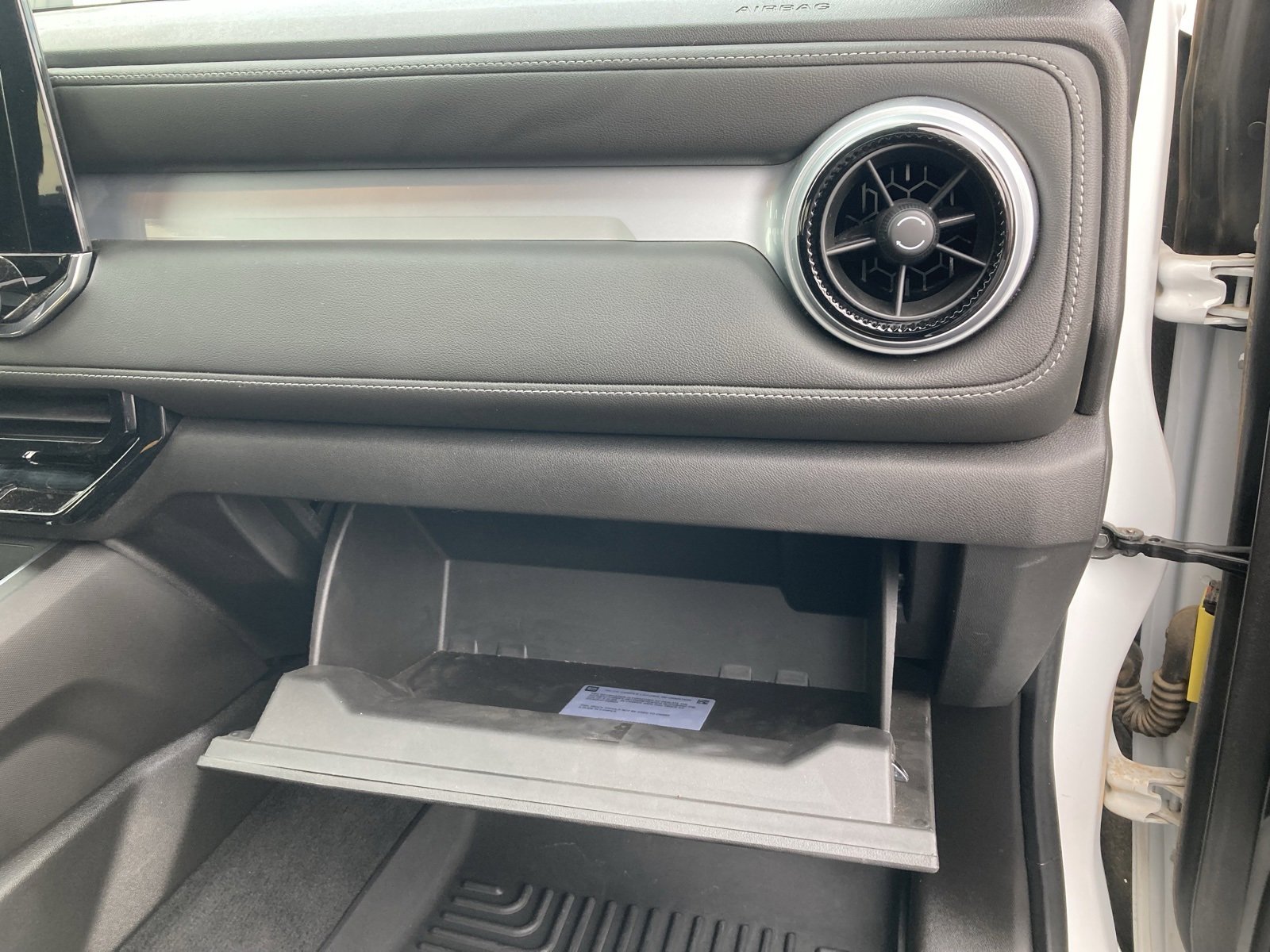 Used 2024 Chevrolet Colorado LT w/ LT Convenience Package II image 30