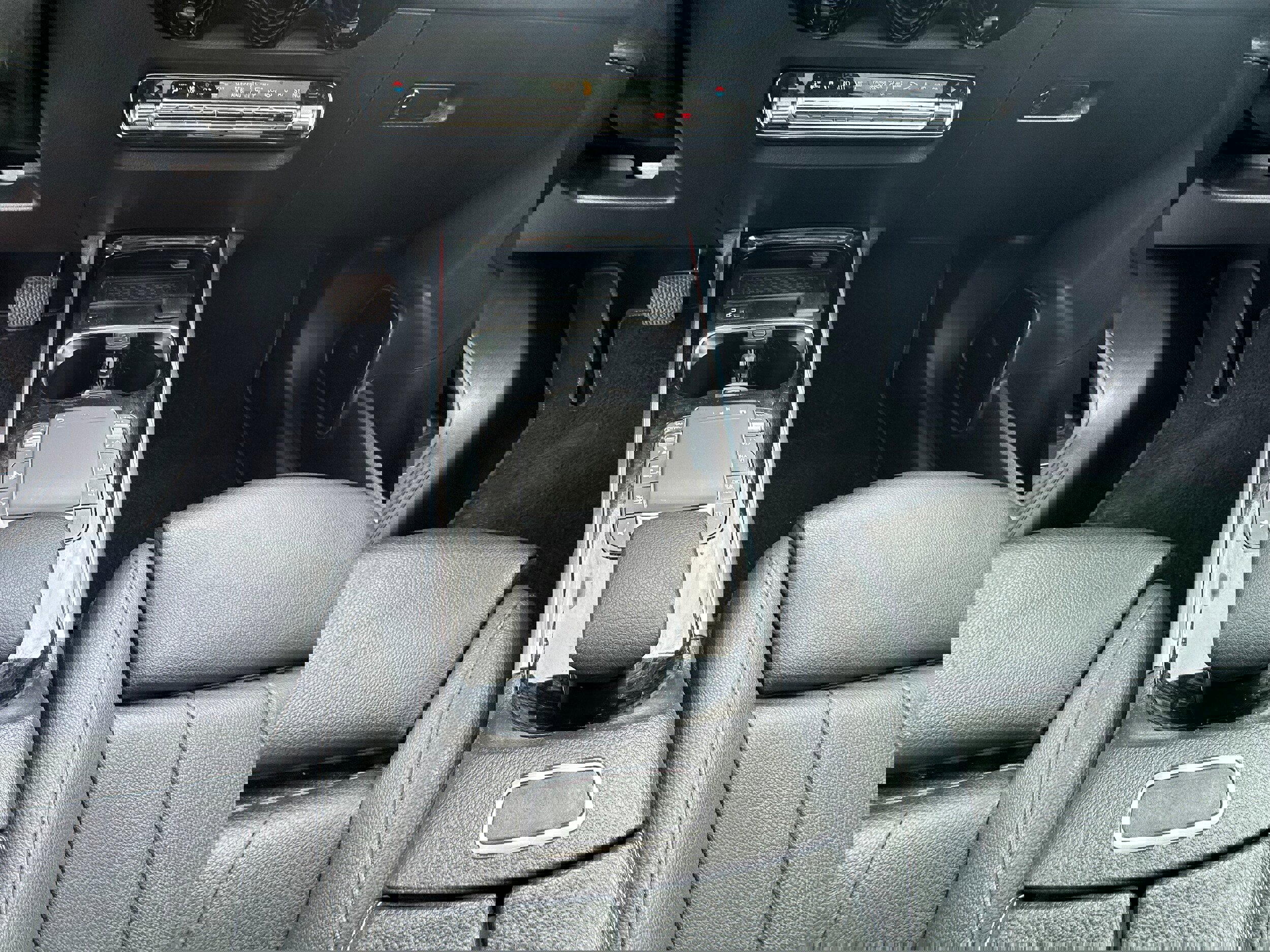 Used 2021 Mercedes-Benz GLB 250 4MATIC image 31