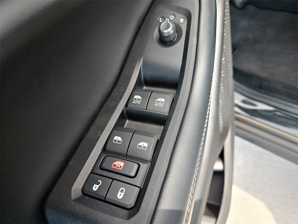 Used 2023 Jeep Grand Cherokee L Laredo image 35