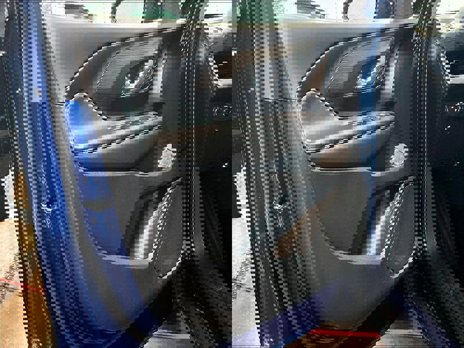 Used 2023 GMC Terrain SLE w/ Driver Convenience Package image 9