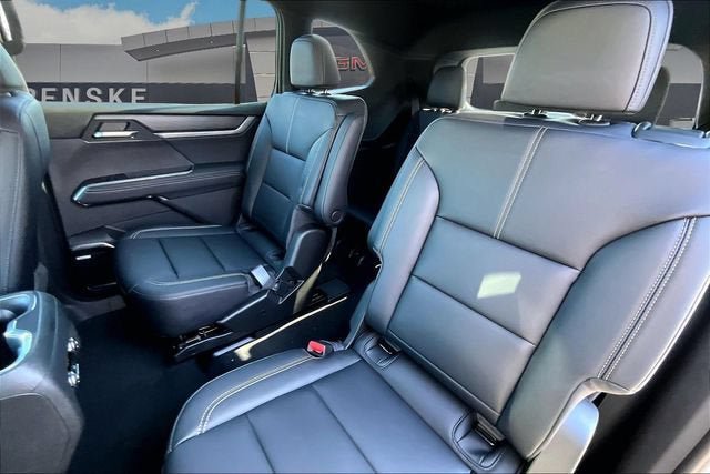 New 2026 GMC Acadia Elevation w/ Elevation Premium Package AWD/4WD image 11