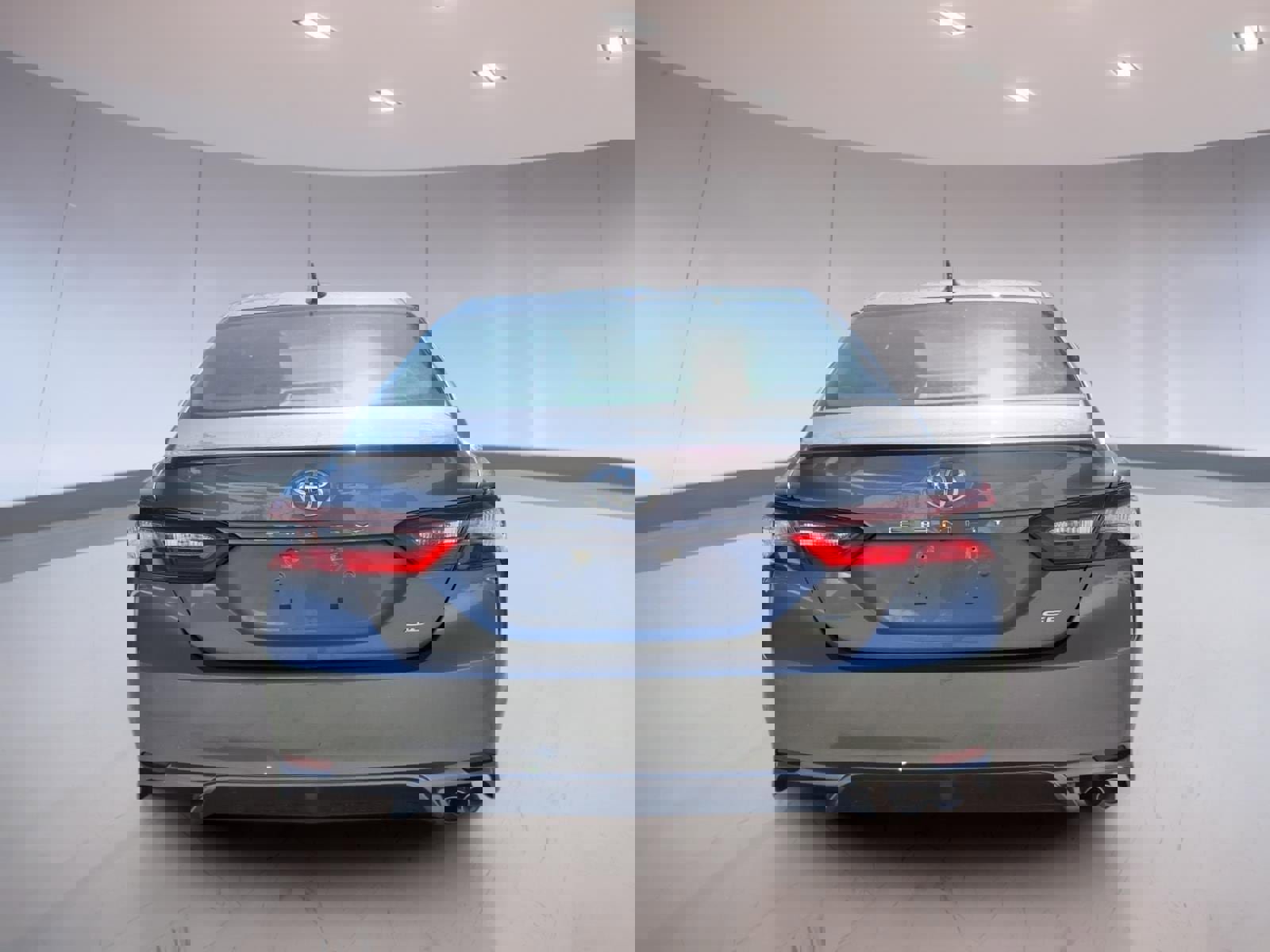 Used 2024 Toyota Camry SE image 4