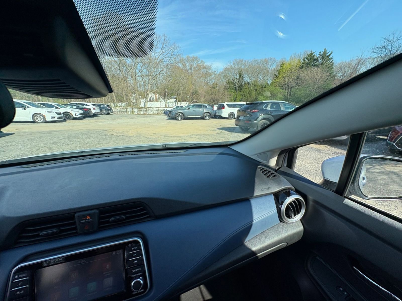 Used 2025 Nissan Versa SV FWD image 31