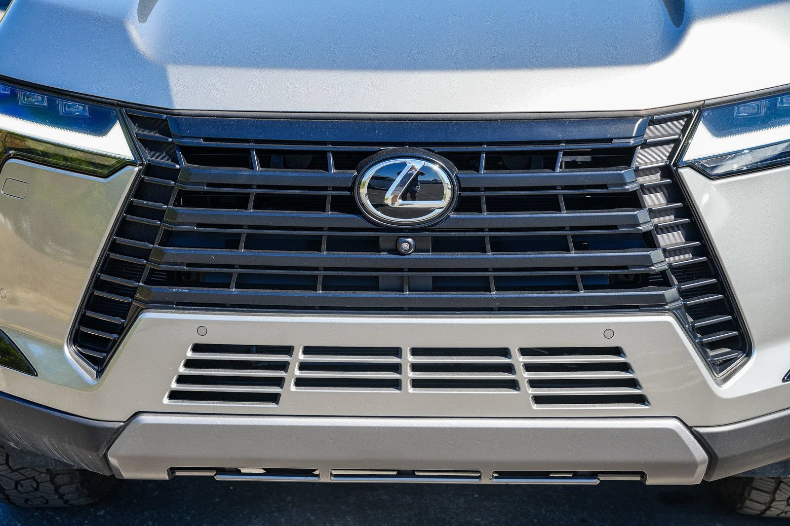 Used 2025 Lexus GX 550 AWD/4WD image 7