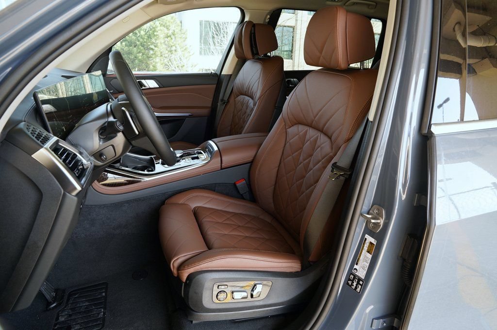 Used 2026 BMW X7 xDrive40i AWD/4WD image 9