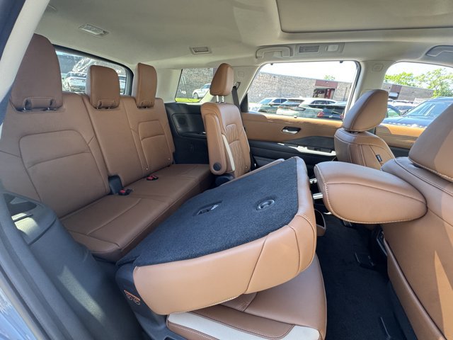 New 2026 Nissan Pathfinder Platinum AWD/4WD image 16