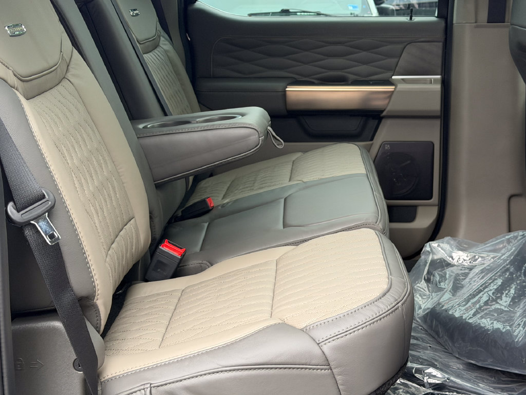 New 2027 Ford F350 Platinum w/ Platinum Plus Package AWD/4WD image 24