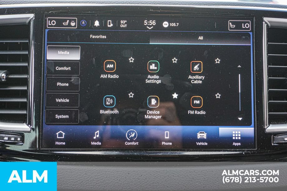 Used 2023 Chrysler Pacifica Touring-L FWD image 41