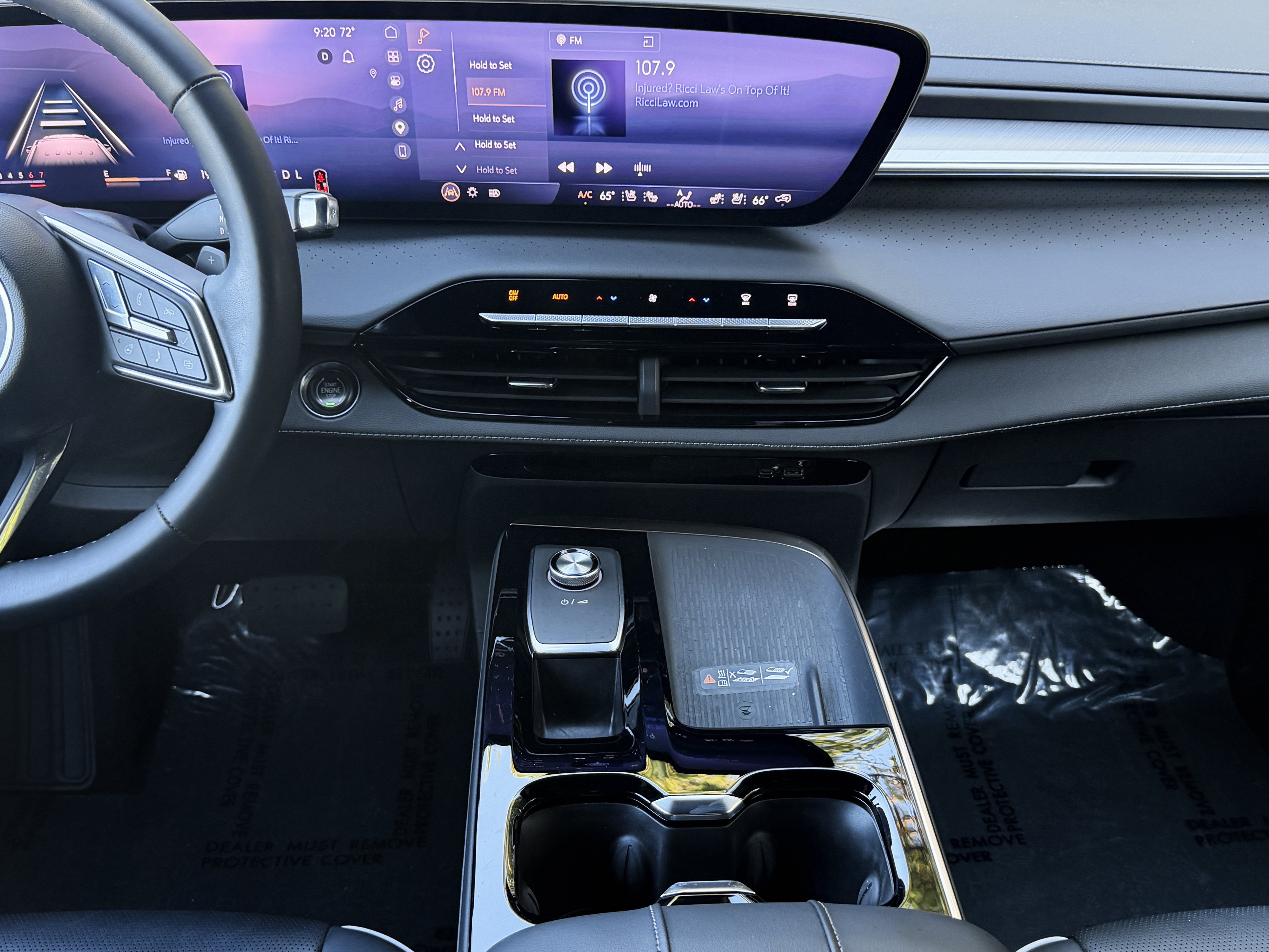 Used 2025 Buick Enclave Avenir FWD image 23