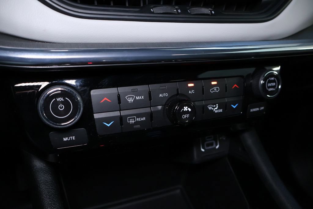 Used 2022 Jeep Compass Limited image 35