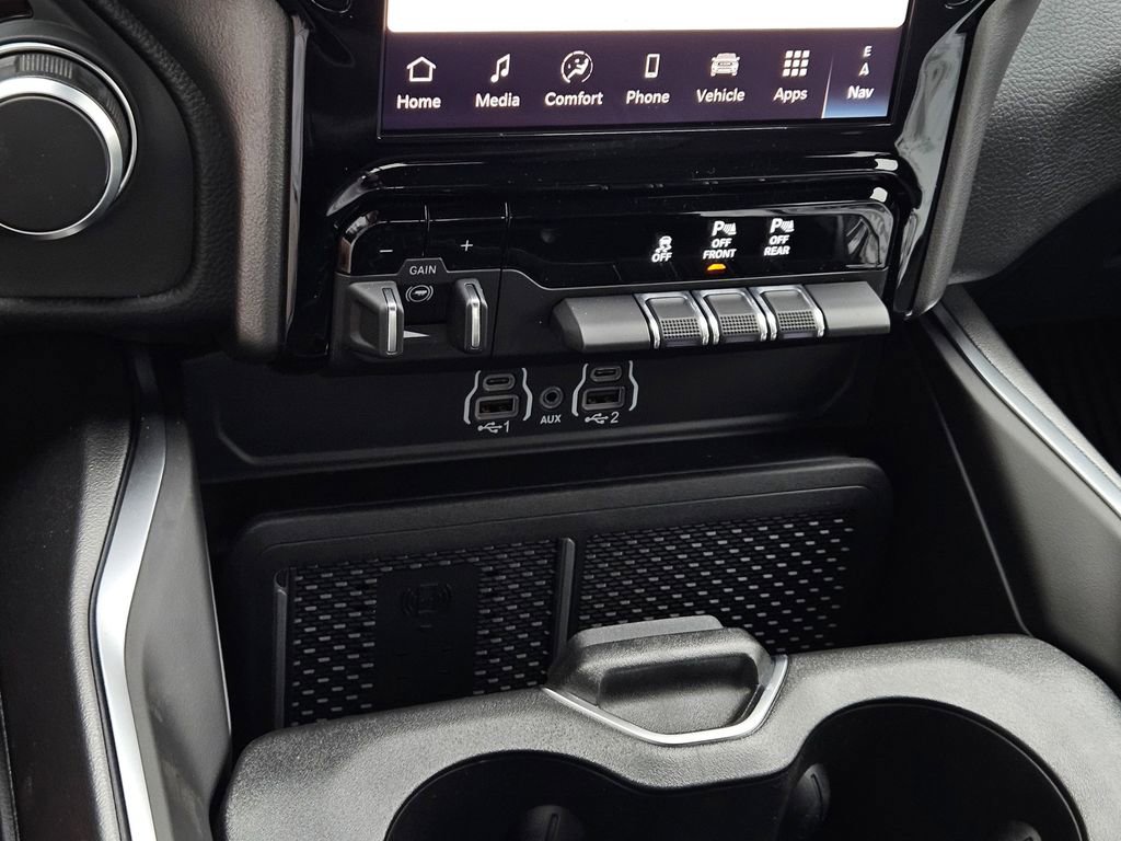 New 2026 RAM 1500 4x4 Crew Cab image 19