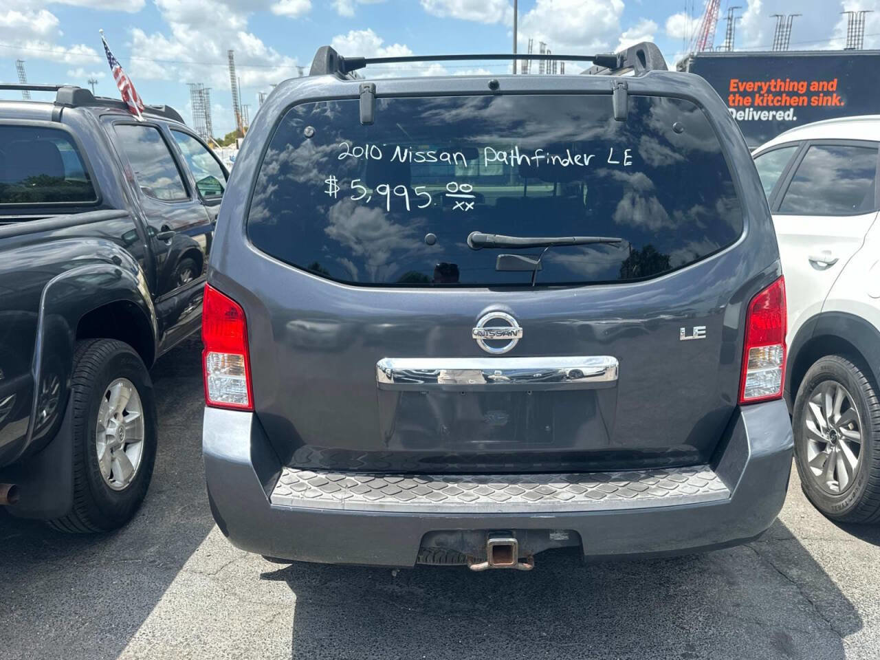 Used 2010 Nissan Pathfinder LE w/ Navigation Pkg image 4
