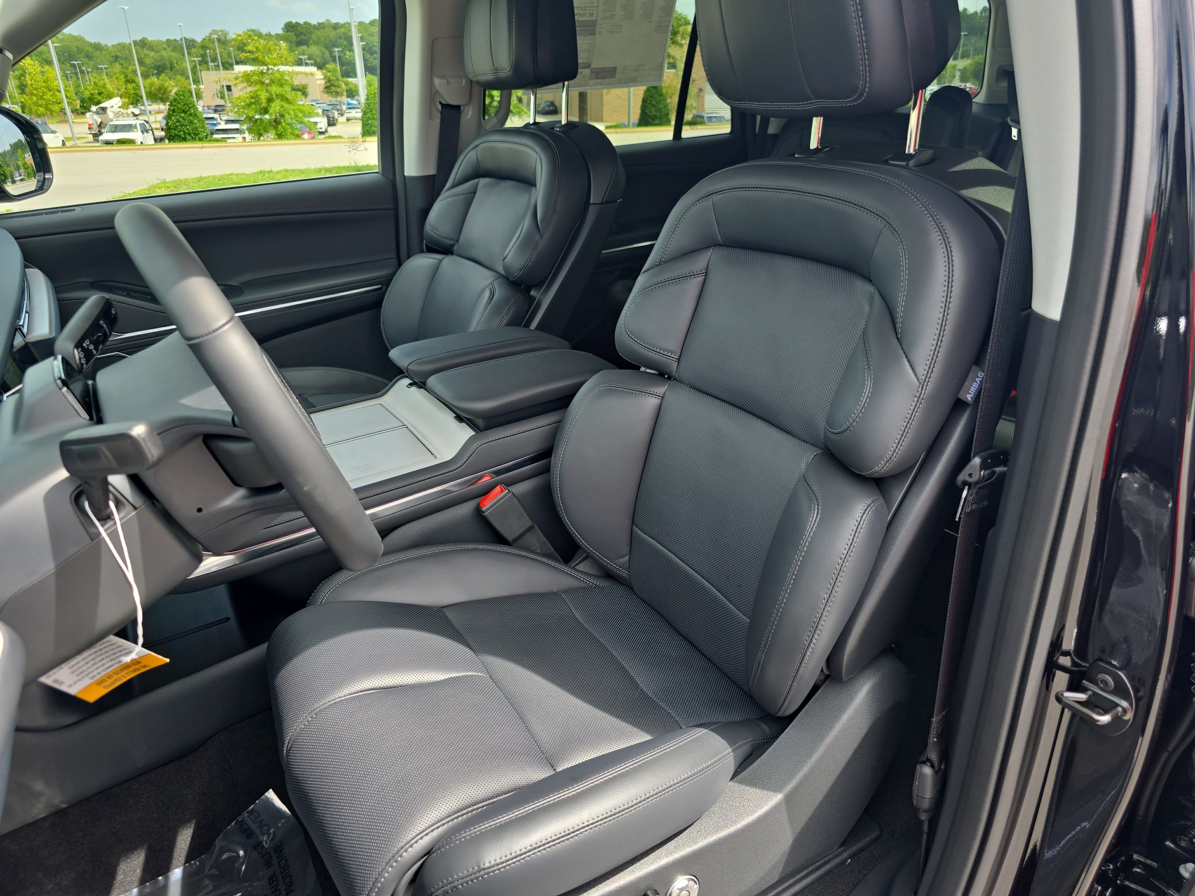 New 2027 Lincoln Navigator Reserve AWD/4WD image 16