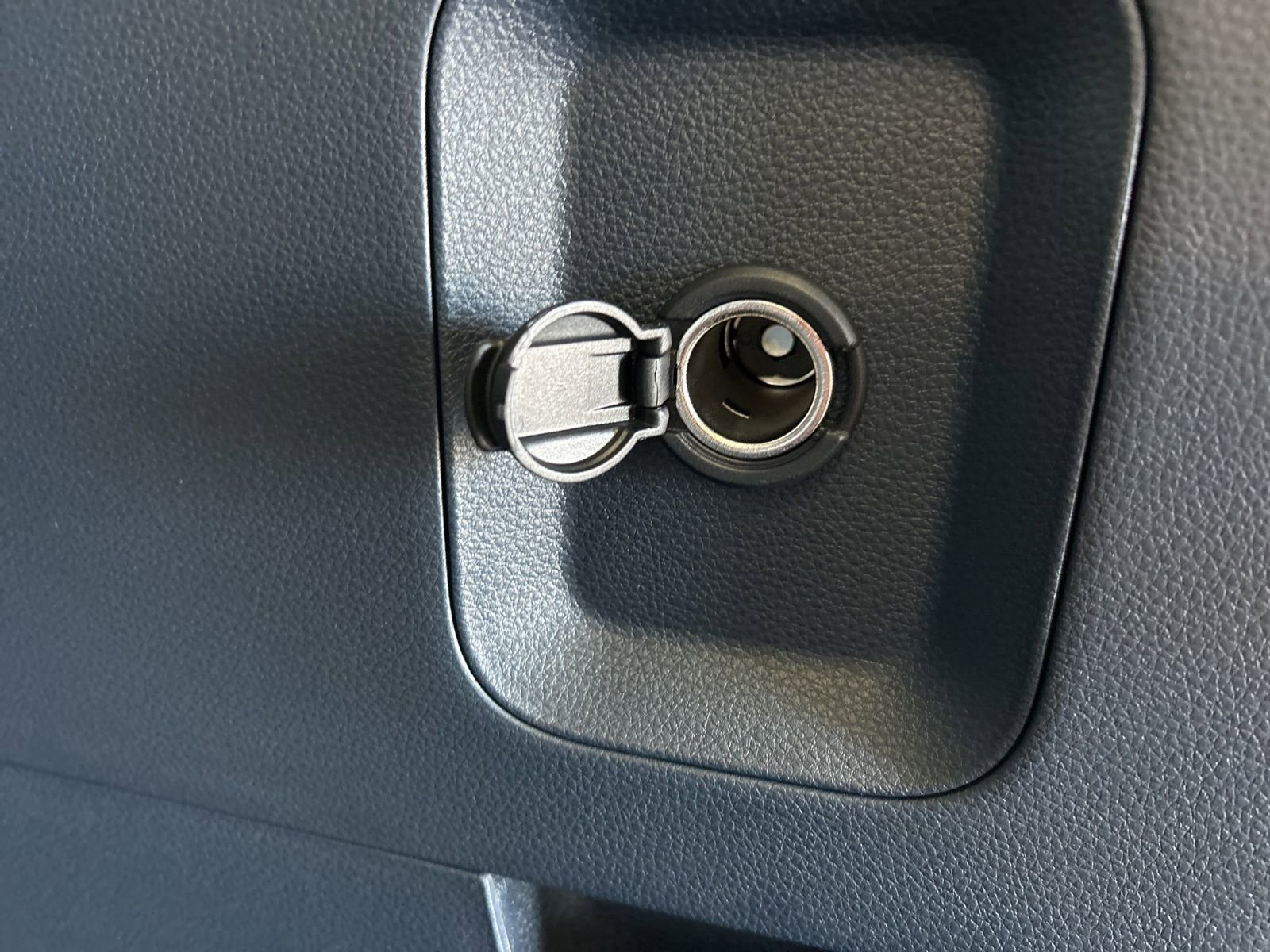 New 2026 Kia Carnival EX image 13