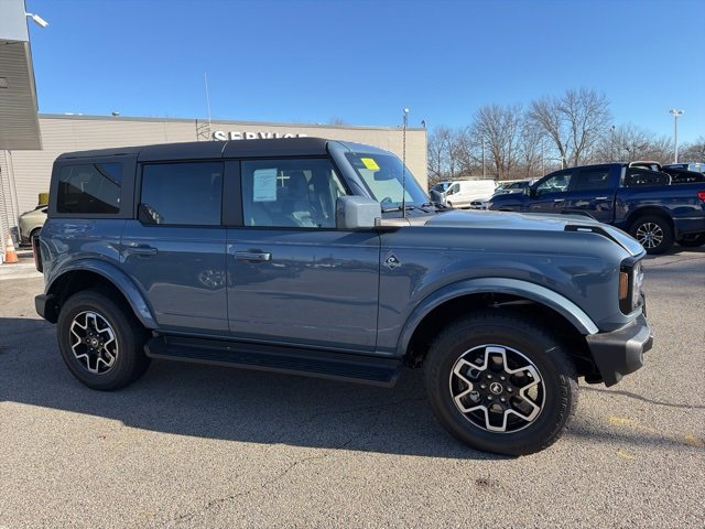 New 2025 Ford Bronco Outer Banks image 2