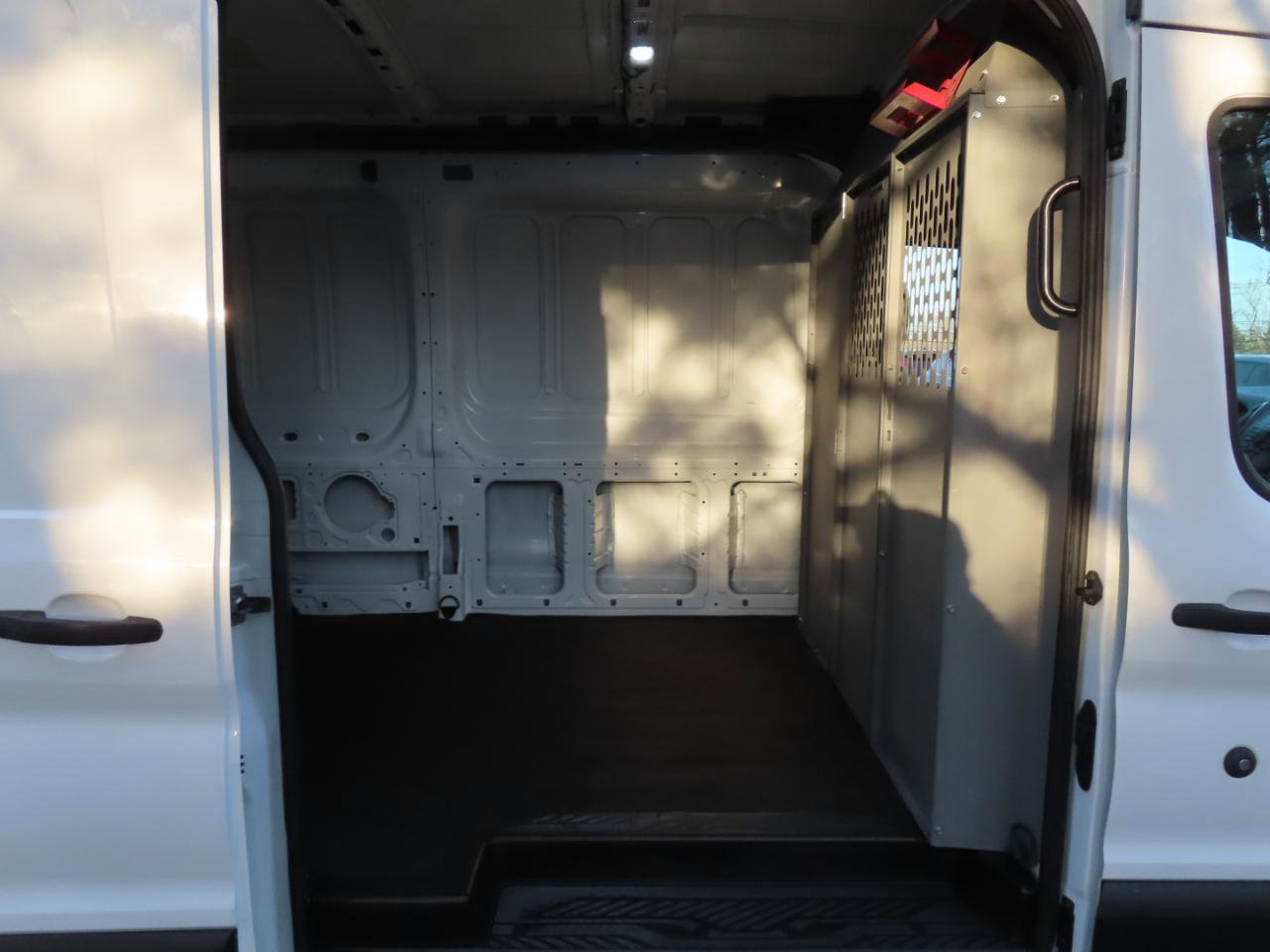 Used 2019 Ford Transit 250 148 Medium Roof RWD image 22