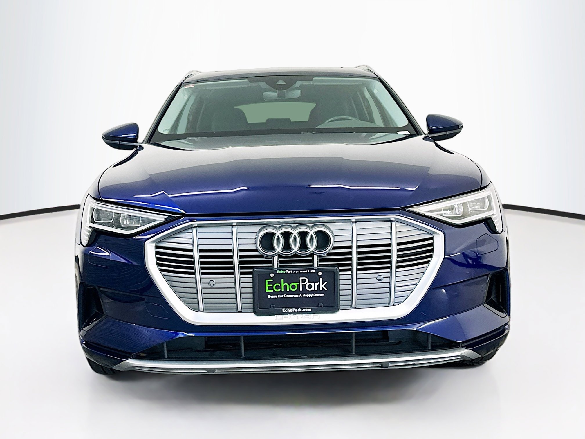 Used 2022 Audi e-tron Premium AWD/4WD image 2