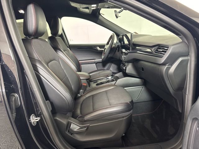 Used 2023 Ford Escape ST-Line w/ Tech Pack #1 image 4