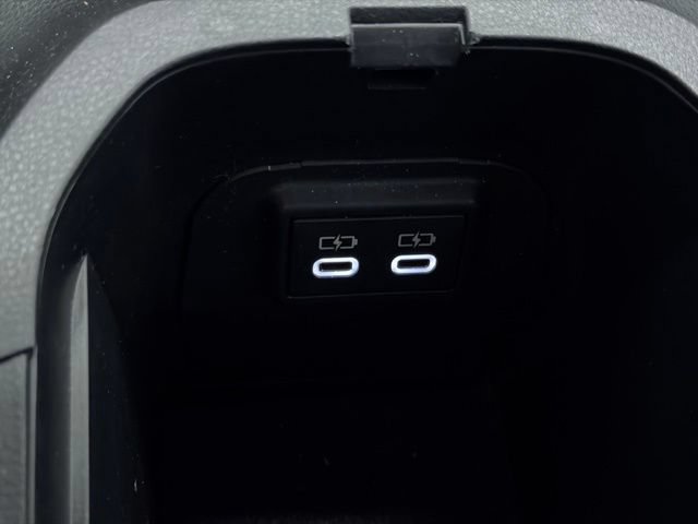Used 2024 Toyota RAV4 XLE AWD/4WD image 34