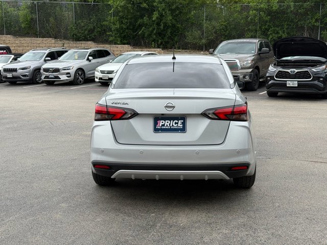 Used 2021 Nissan Versa S FWD image 6