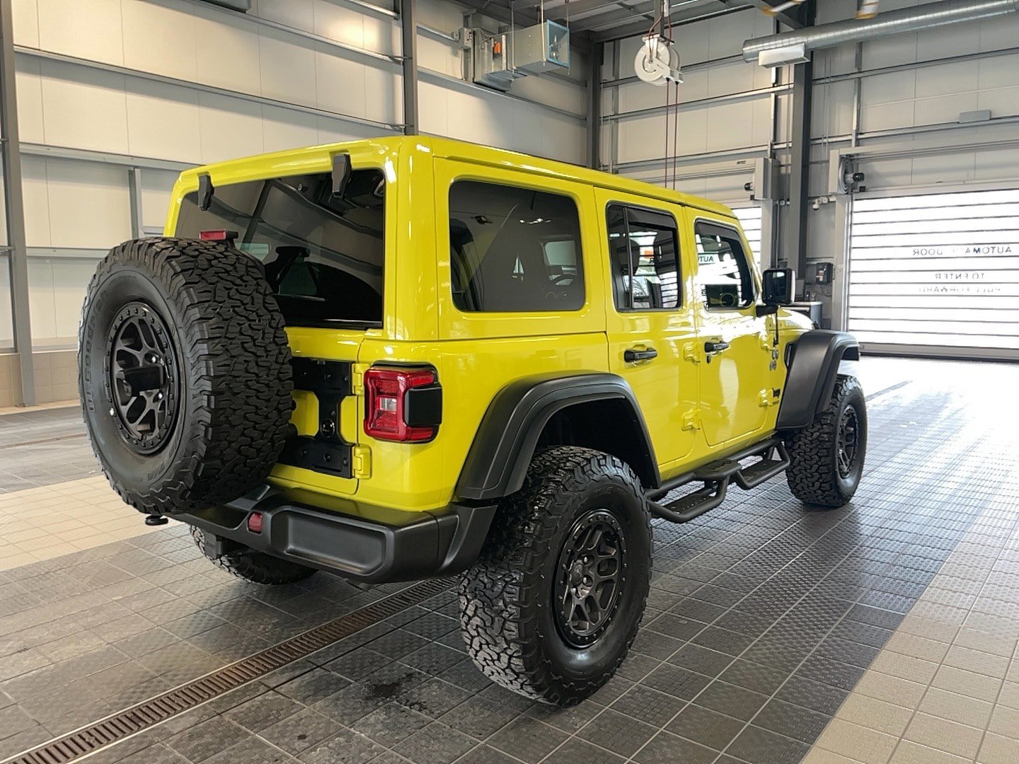 Used 2022 Jeep Wrangler Unlimited Sport AWD/4WD image 8