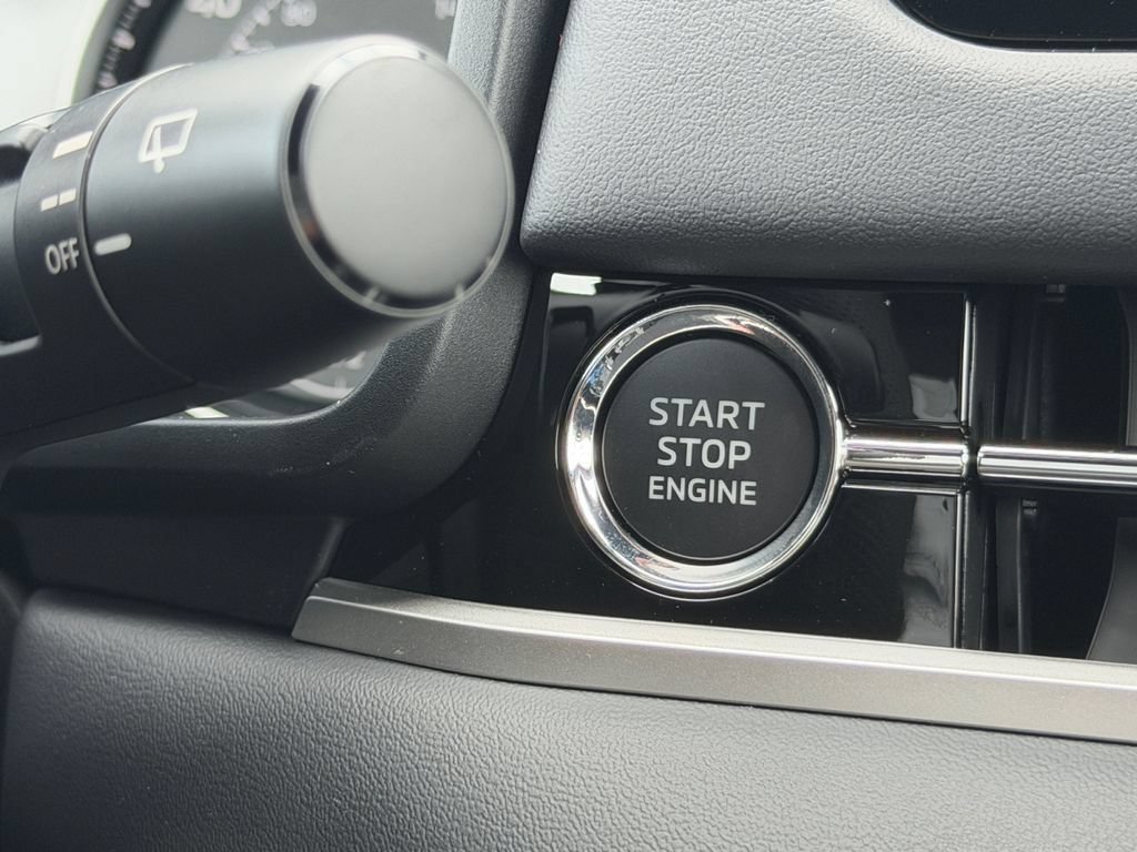 New 2026 Mitsubishi Outlander LE AWD/4WD image 14