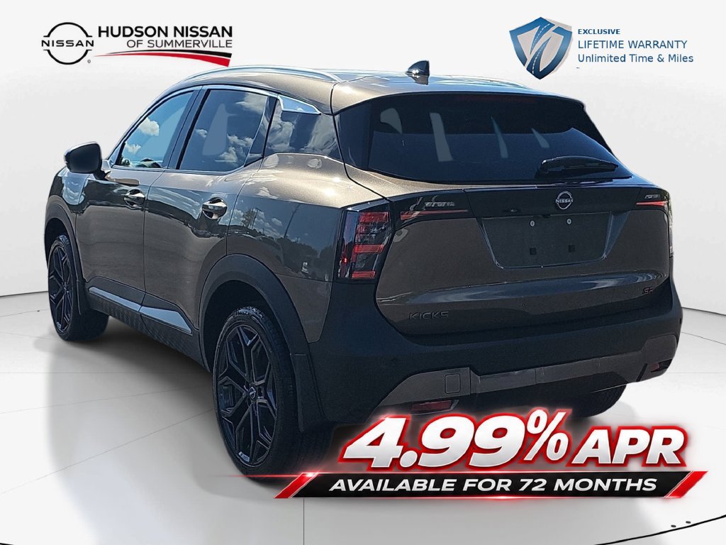 Used 2026 Nissan Kicks SR w/ SR Premium Package FWD image 9
