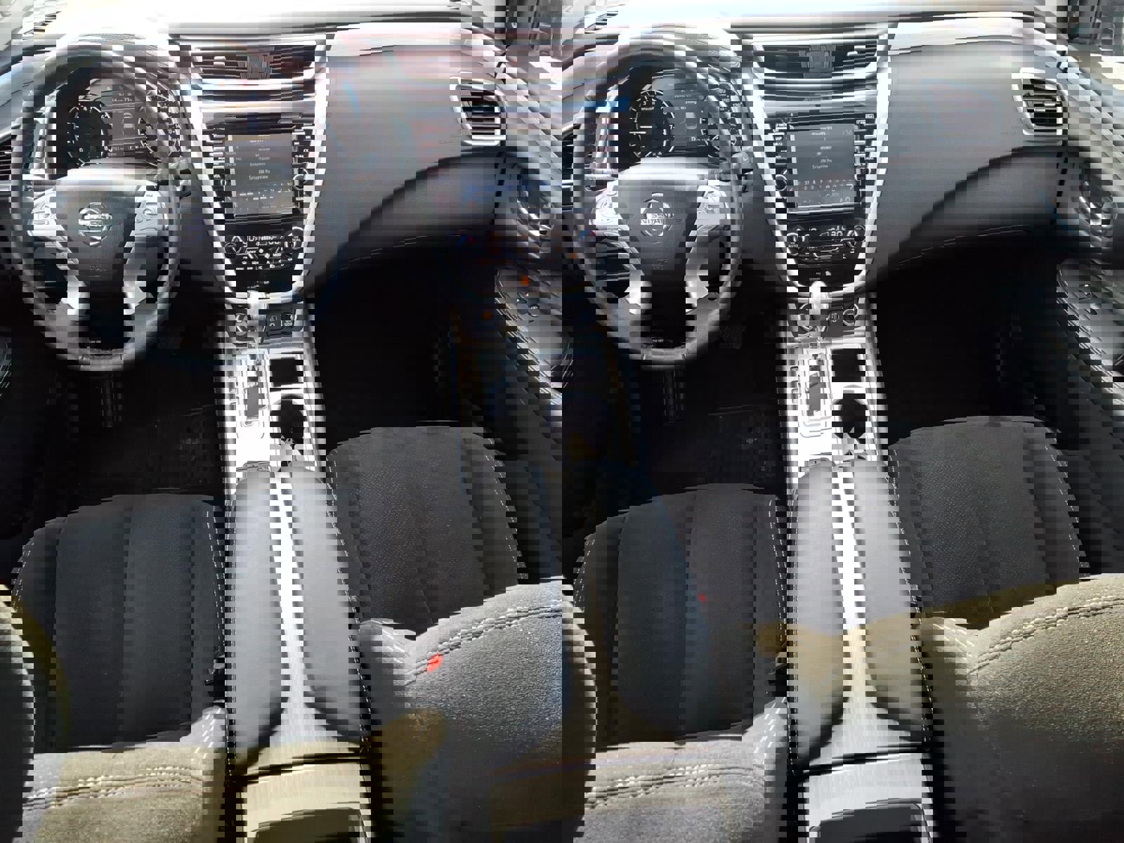 Used 2018 Nissan Murano SV w/ Premium Package image 5