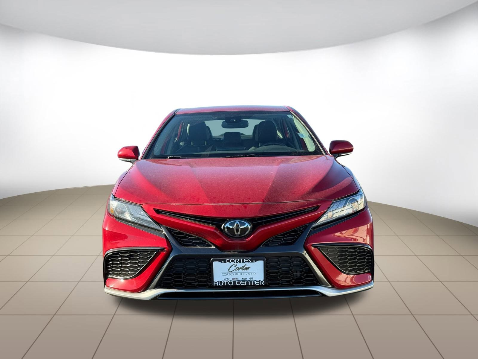 Used 2023 Toyota Camry XSE FWD image 2
