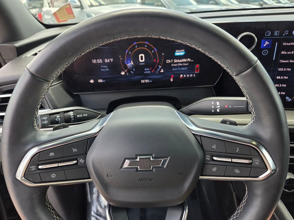 Used 2025 Chevrolet Traverse LT w/ Midnight/Sport Edition FWD image 29