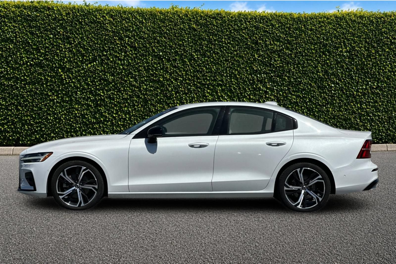 Used 2024 Volvo S60 B5 Plus w/ Climate Package AWD/4WD image 7