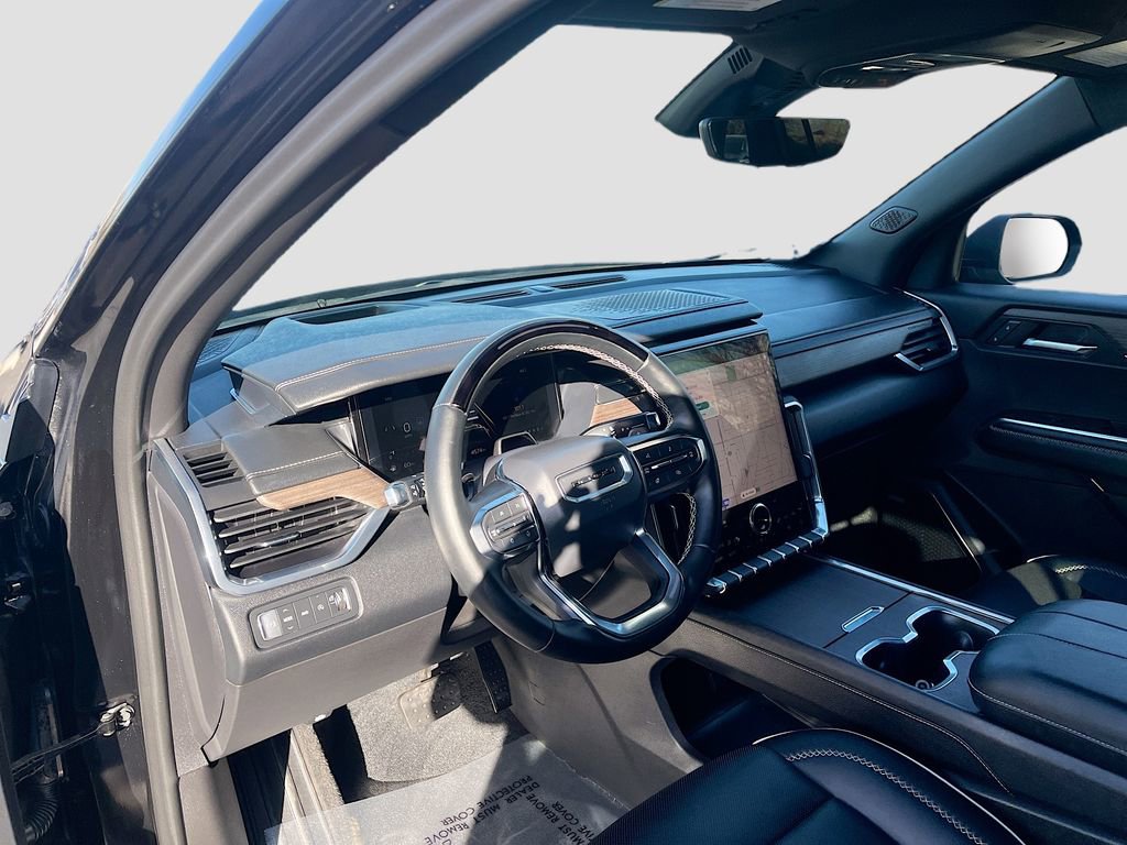 Used 2024 GMC Acadia Denali w/ Super Cruise Package image 9