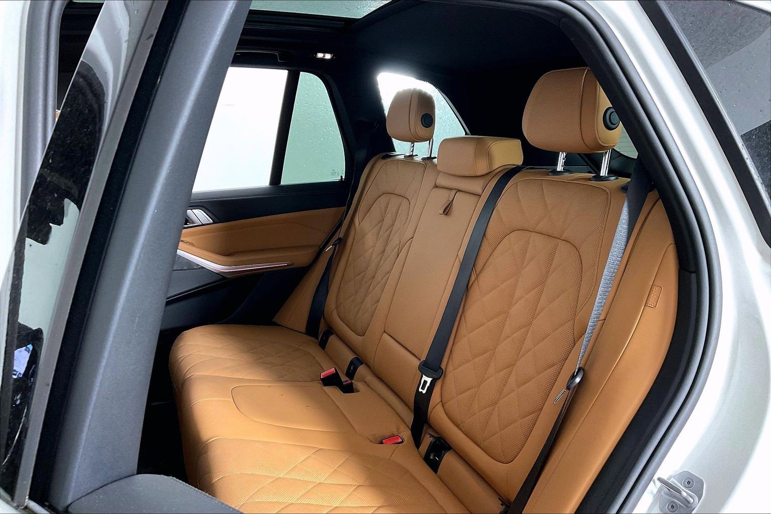 Certified 2024 BMW X5 xDrive40i w/ Premium Package AWD/4WD image 6