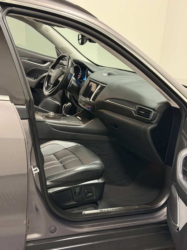 Used 2018 Maserati Levante S GranSport image 11