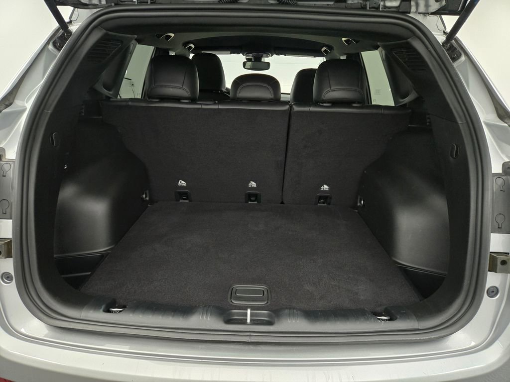 Used 2024 Jeep Compass Limited image 13