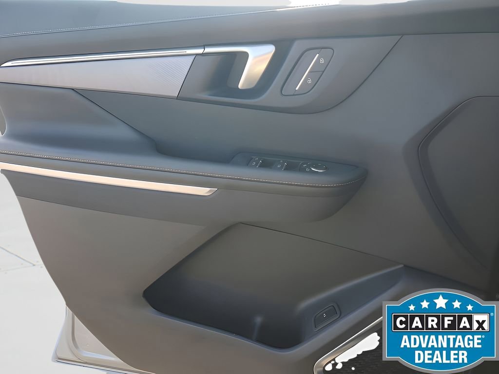 Used 2025 Buick Enclave Sport Touring AWD/4WD image 33