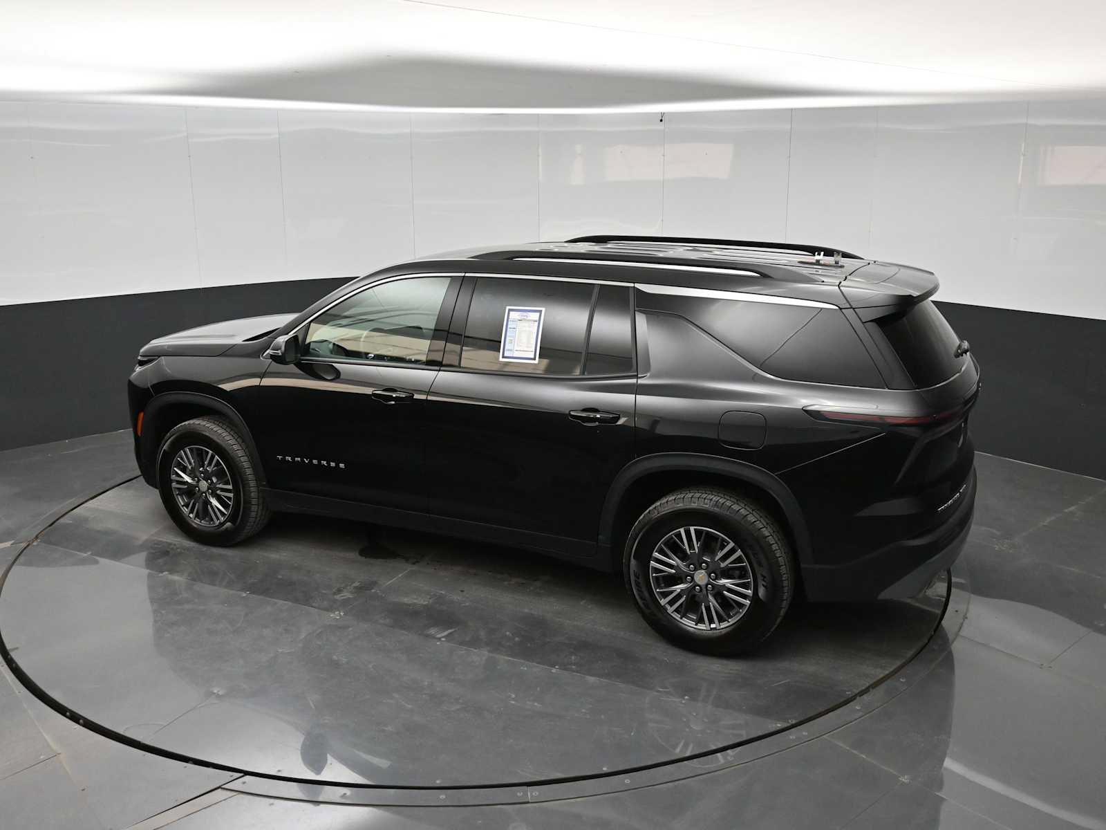 Used 2025 Chevrolet Traverse LT AWD/4WD image 31