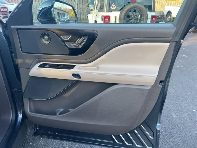 Used 2024 Lincoln Aviator Reserve w/ Elements Package Plus image 13