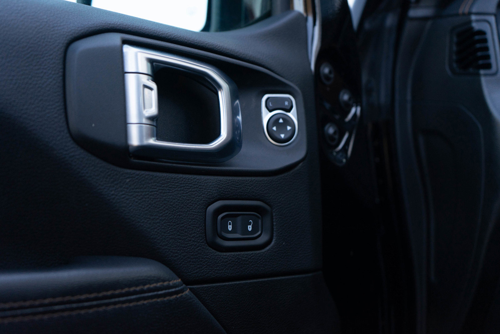 Used 2022 Jeep Wrangler Unlimited Sahara image 18