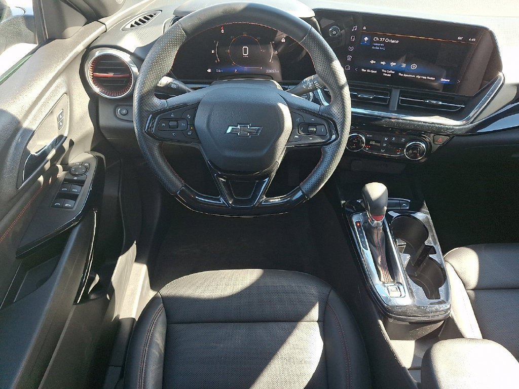 Certified 2024 Chevrolet Trax RS FWD image 12