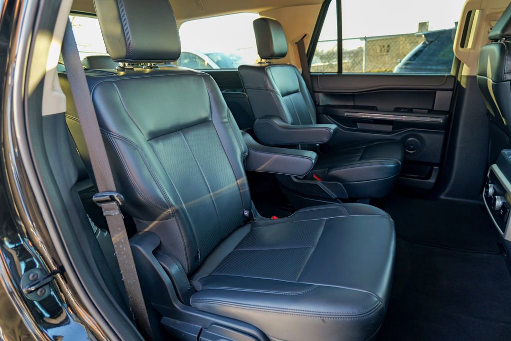 Used 2024 Ford Expedition XLT image 31