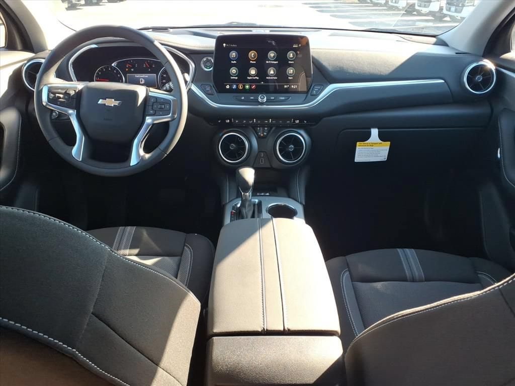 New 2026 Chevrolet Blazer LT w/ Convenience Package FWD image 19