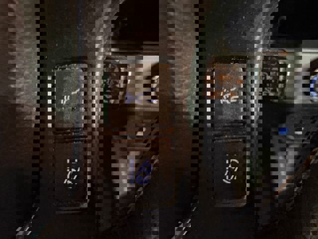 Used 2018 Toyota Tacoma SR image 8