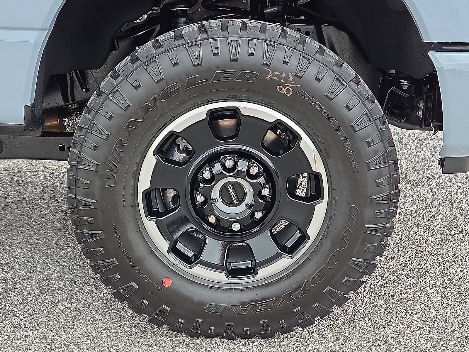 New 2026 Ford F350 Lariat w/ Tremor Off-Road Package AWD/4WD image 7