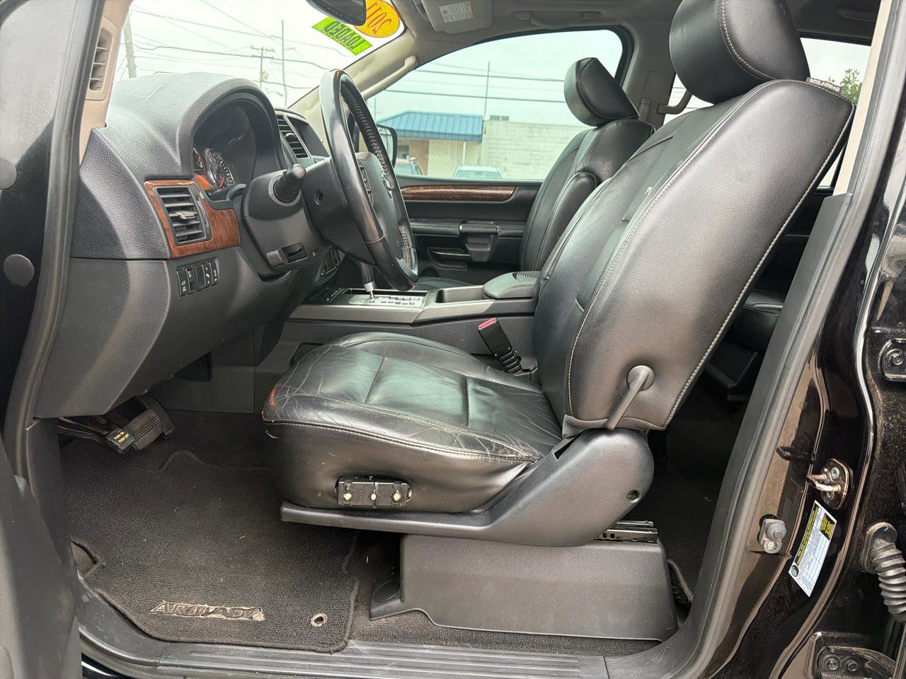 Used 2011 Nissan Armada Platinum w/ 2nd Row Captain Seat Pkg AWD/4WD image 9